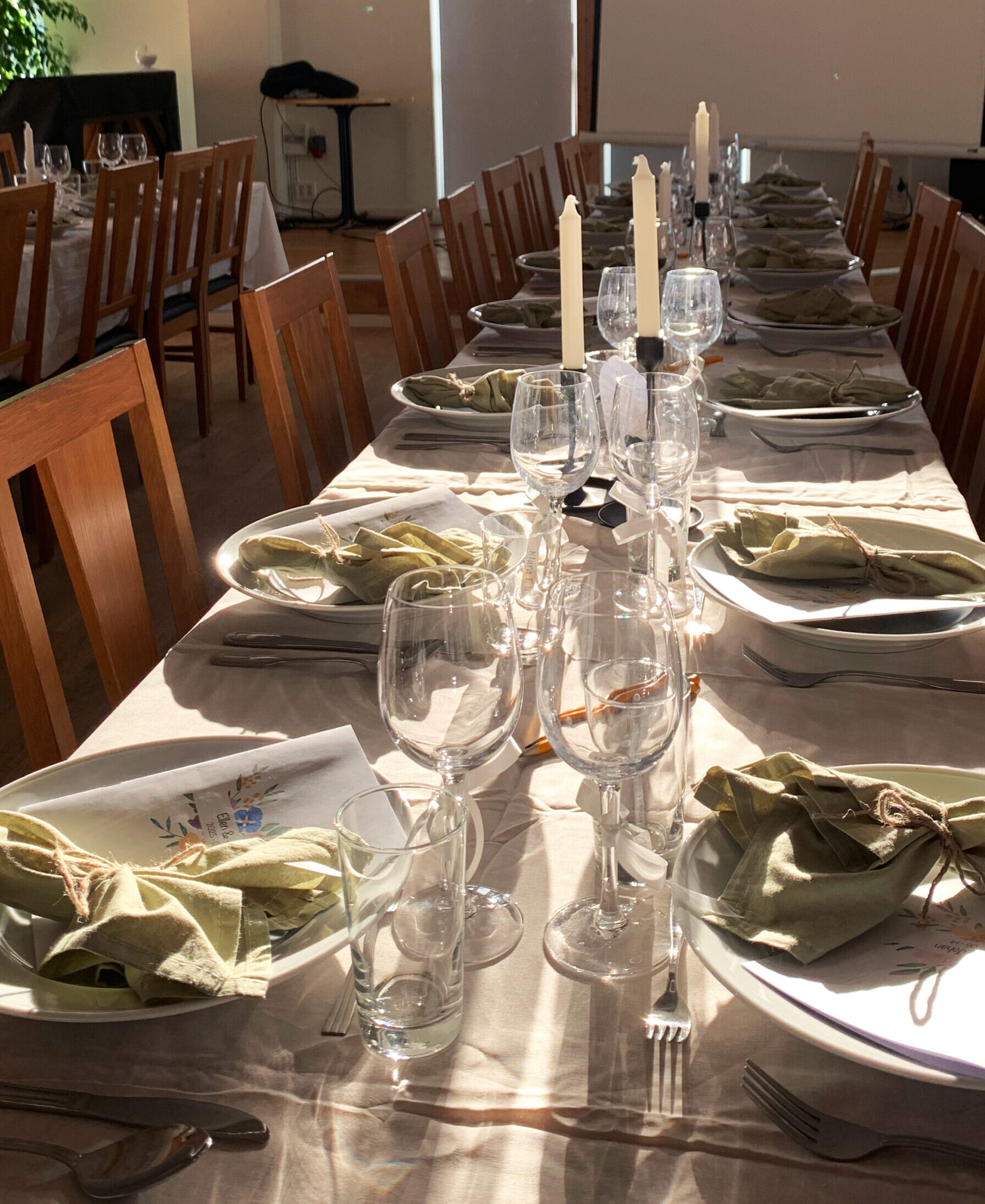 Bright dining room in CaterAllt's party venue in Bromma