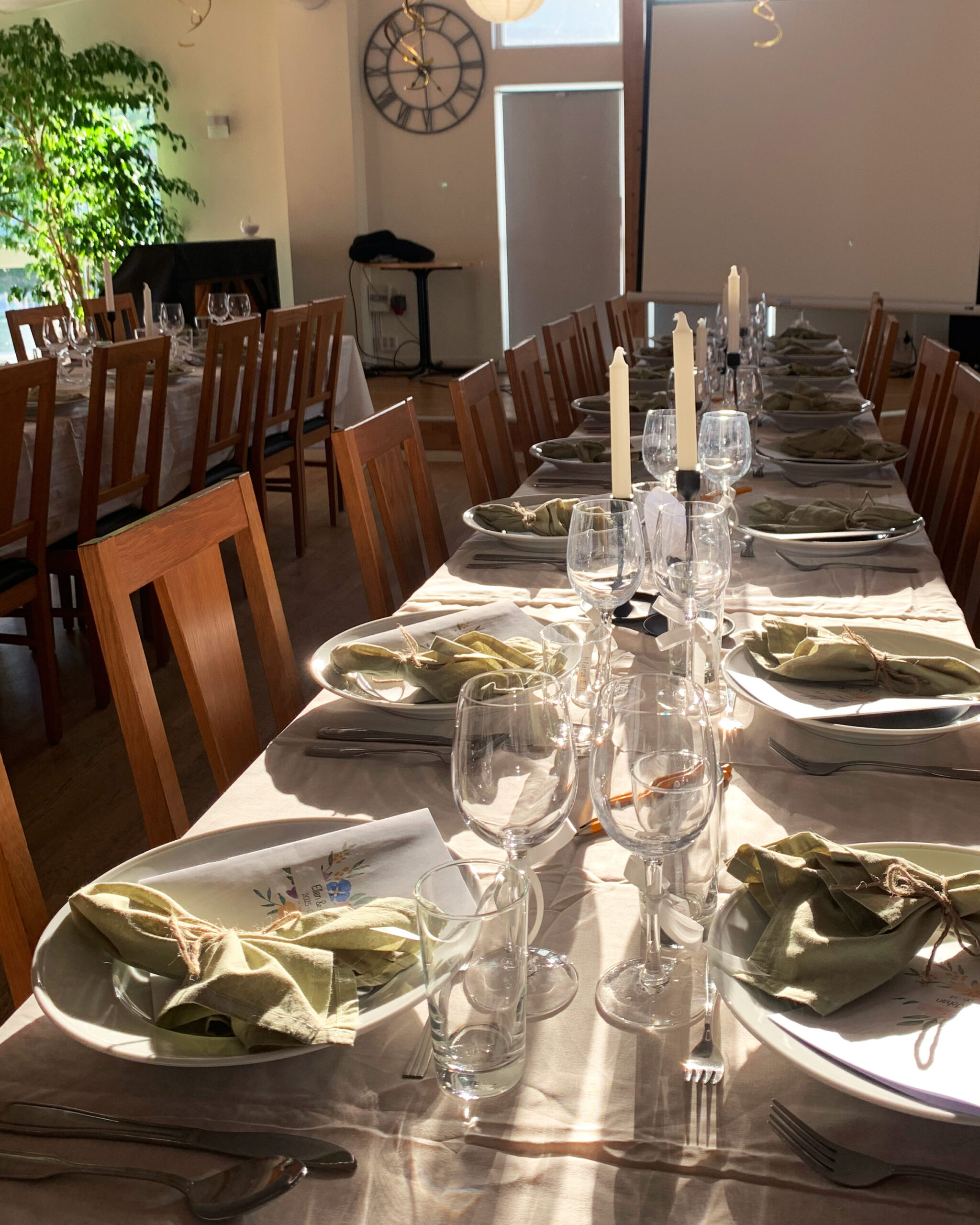 Bright table setting for a birthday party